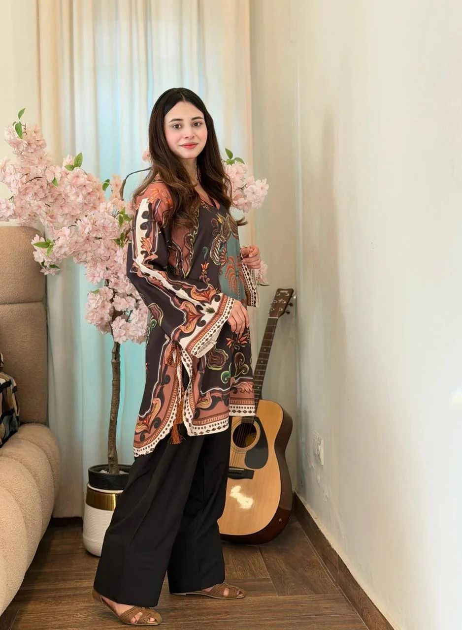 Printed Farshi 2-Piece Silk Crepe Set – Premium Quality - Image 3