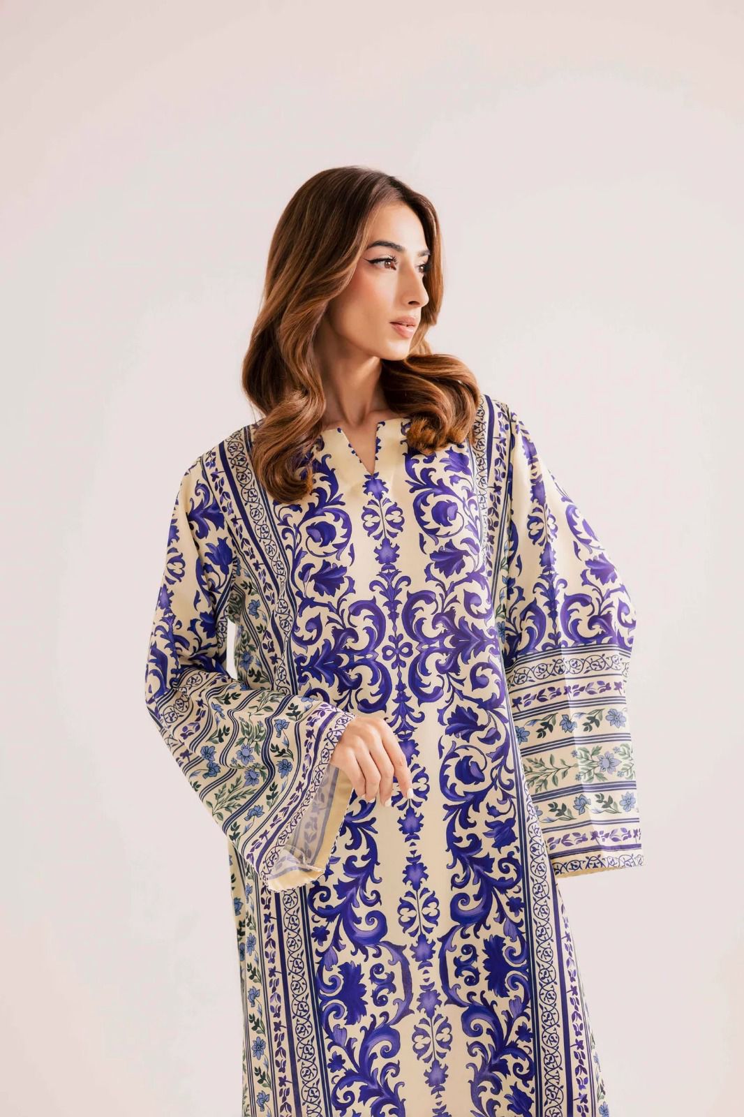 Elegant Long Printed 2-Piece Silk Crepe Outfit - Image 8